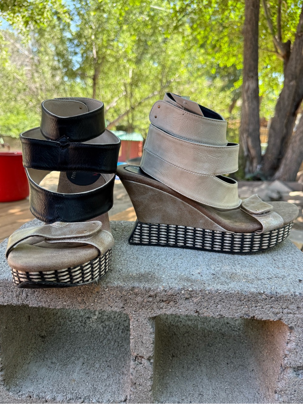 Modzori Reversible Wedge Sandals